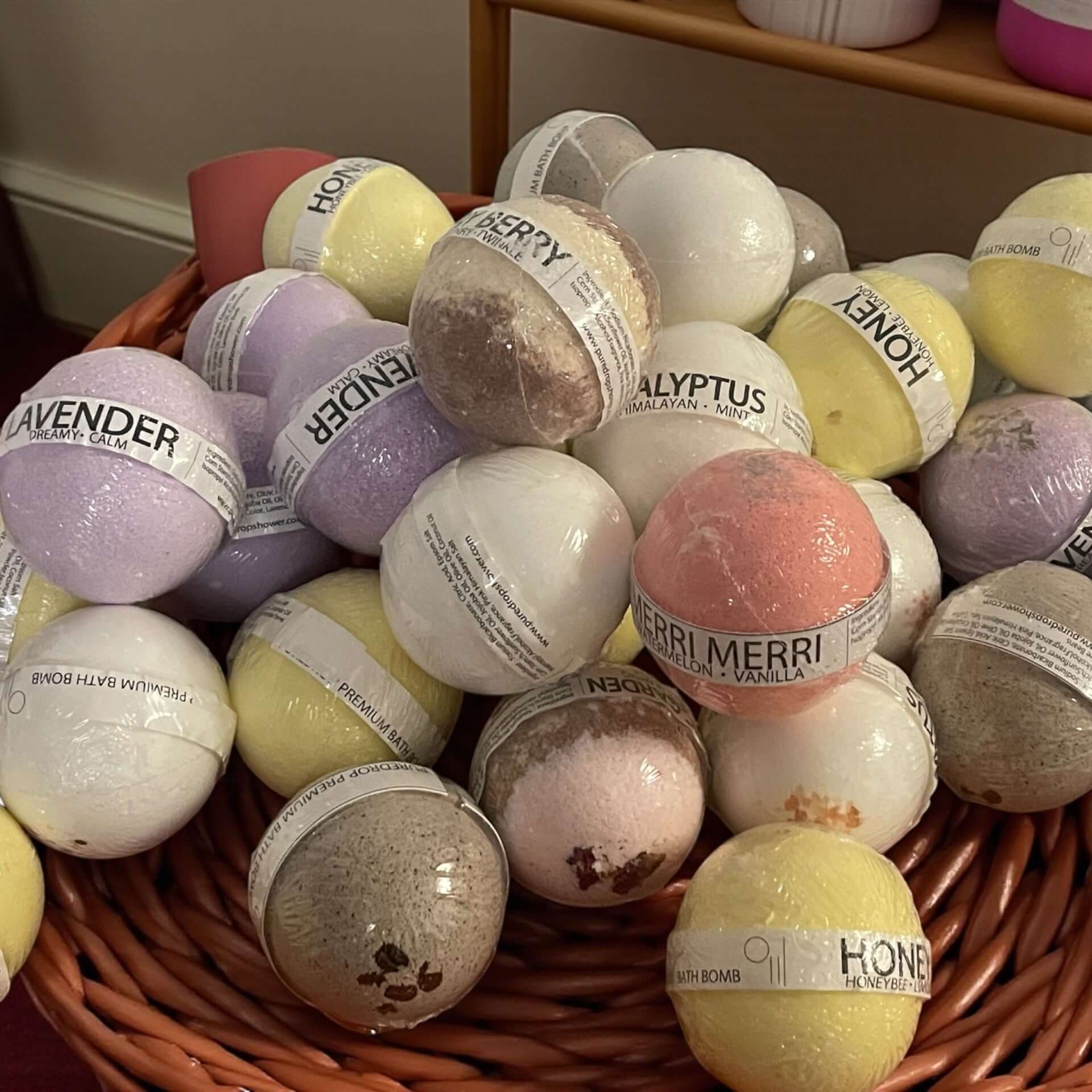 Marry Christmas Watermelon Vanilla Large Bath Bomb - 8oz